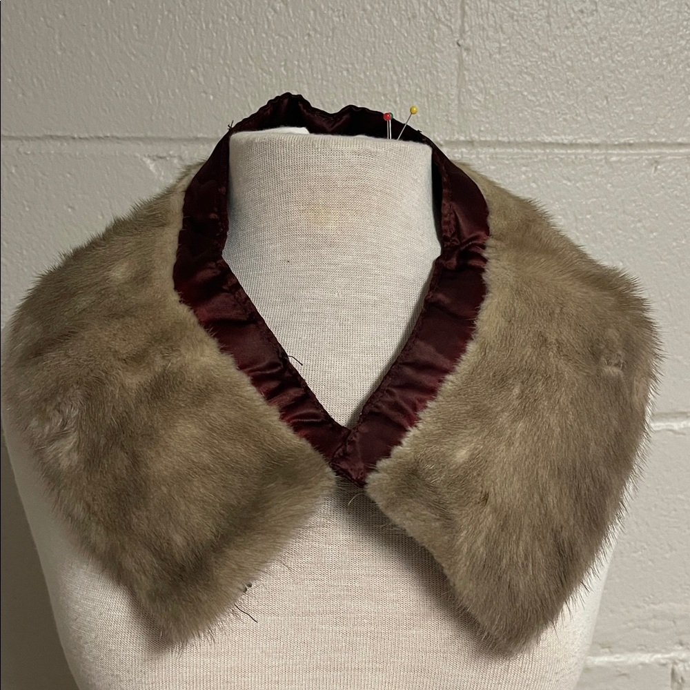 Luxurious Tan Vintage Mink Fur Collar